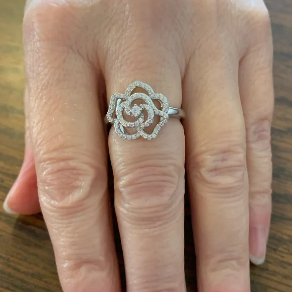 Brilliant White Sapphire Open Floral Sterling silver 925 Ring Size 7 - Picture 4 of 10